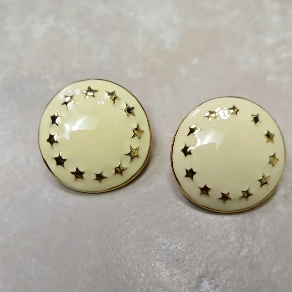 Vintage Cream Gold Stars Round Enamel Earrings
